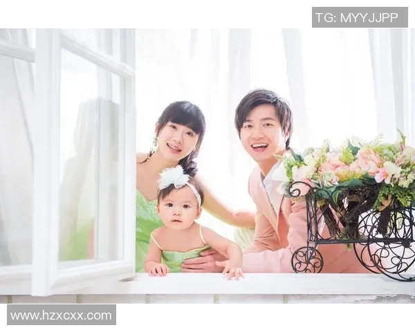 足球明星妻子孕期写真展现幸福时刻引发网友热议与祝福